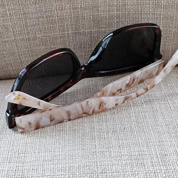 Foster Grant Women Sunglasses Brown Tortoise Eye Wear Shades POLE - Picture 5 of 10